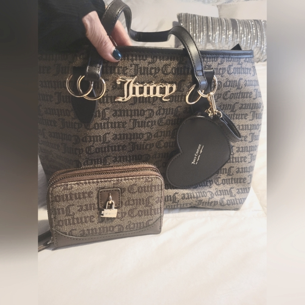 Juicy Couture doubble medium zip around chestnut wallet.and chestnut sholder bag